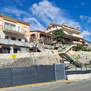 https://apartments-komel.in-istria.net